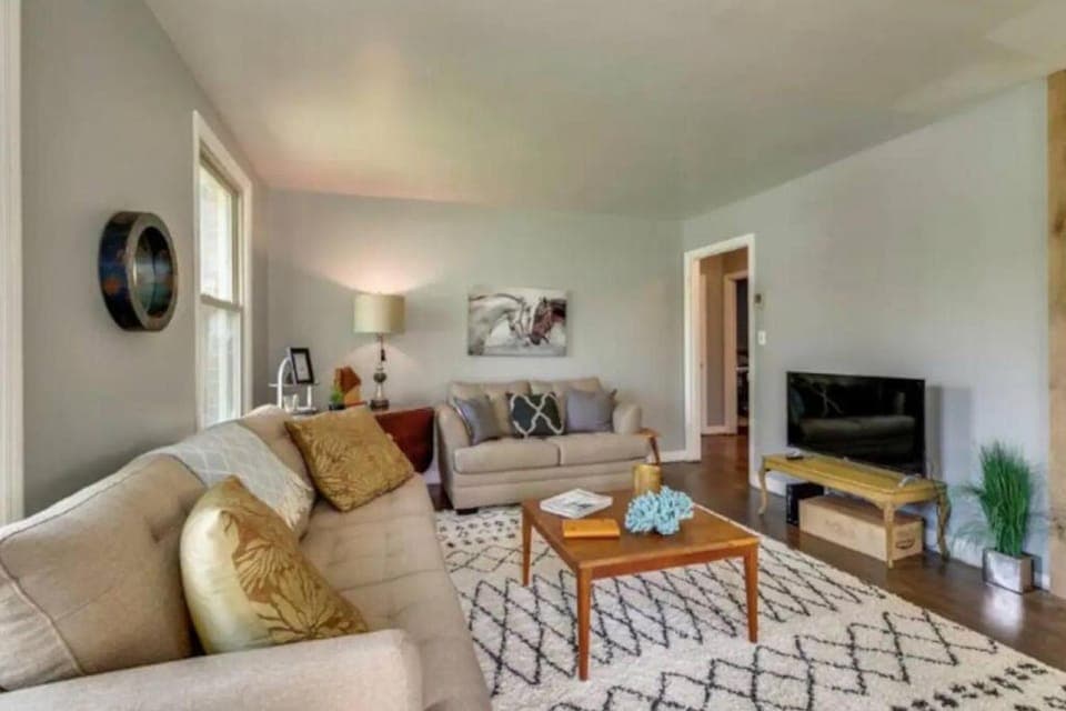 Franklin Cottage Cozy 2 bed 1 bath House in Franklin