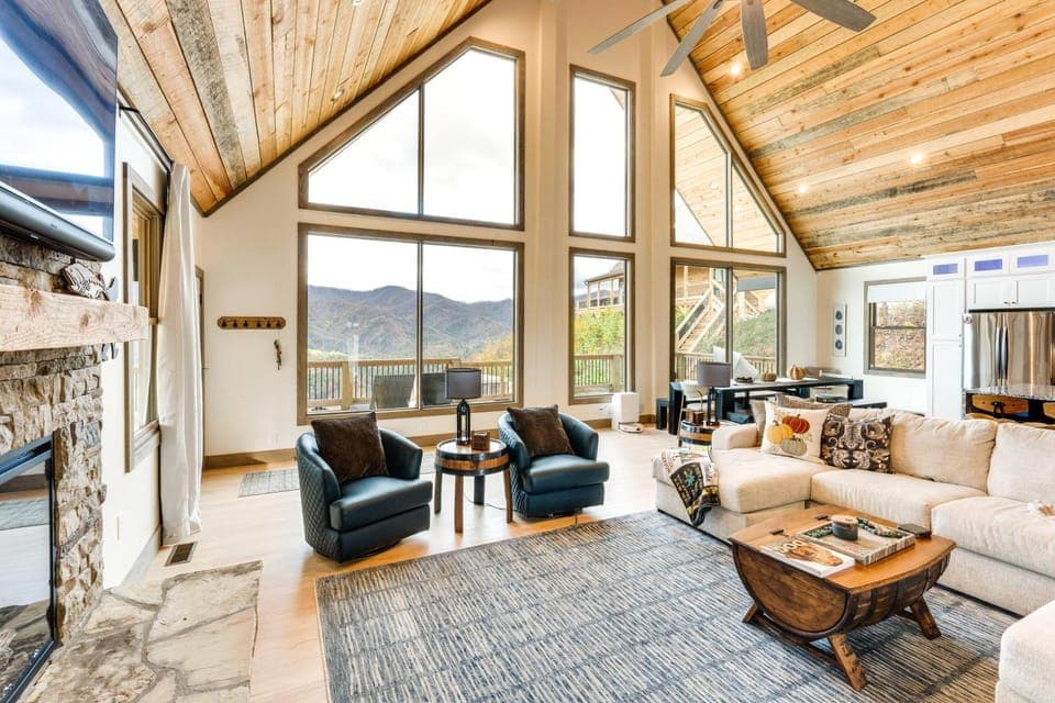 Nantahala Forest Cabin w/ Fire Pits & Hot Tub! Cabin in Tennessee