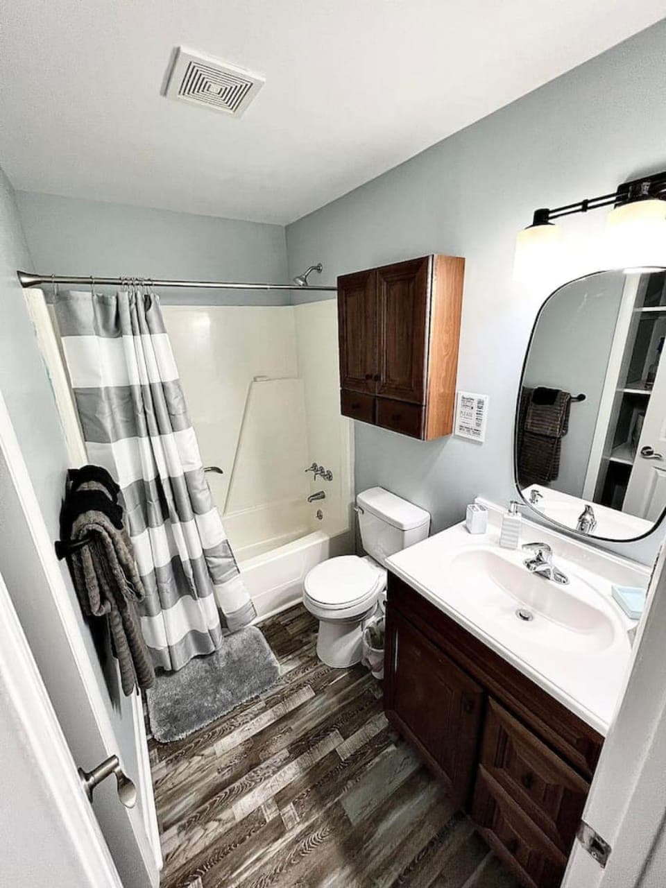 Comfortable Open Space. Pet Yes House in Beaufort