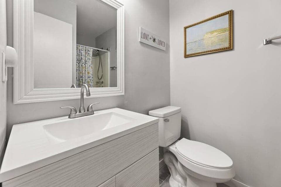 Shower, Toilet, Bathroom, Bath