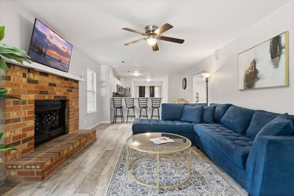 TV and multimedia, Living room, Seating area