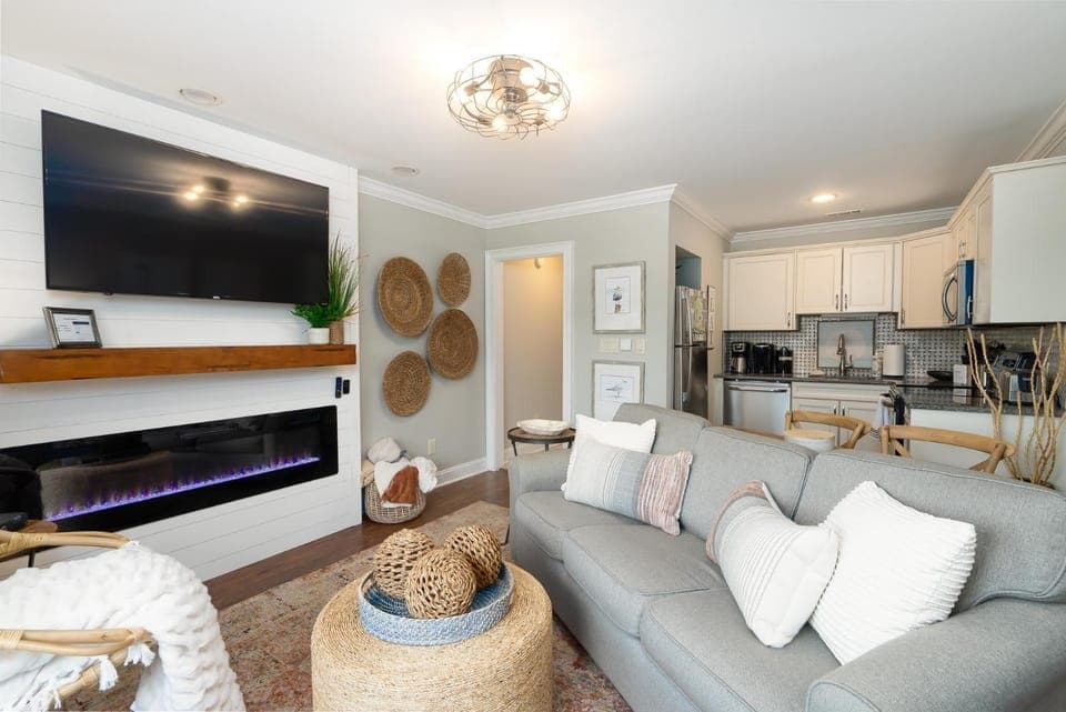 319 Breakers Villa in Coligny Beach