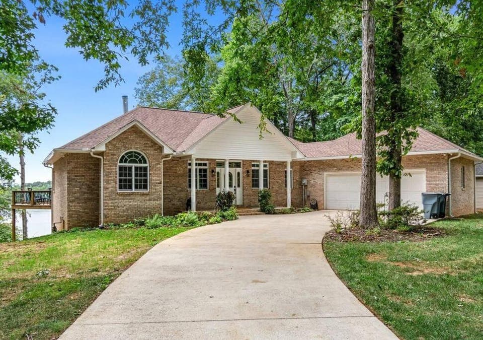 Sunset Shores House in Tennessee