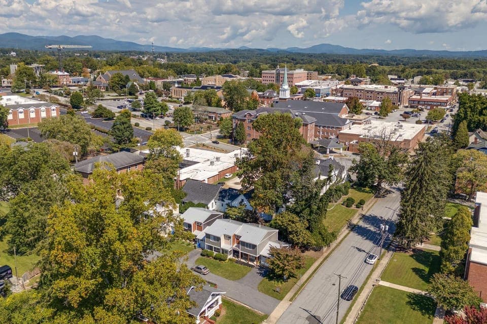 Walk to Main St Hendersonville: Chic Home w/ Yard House in Hendersonville