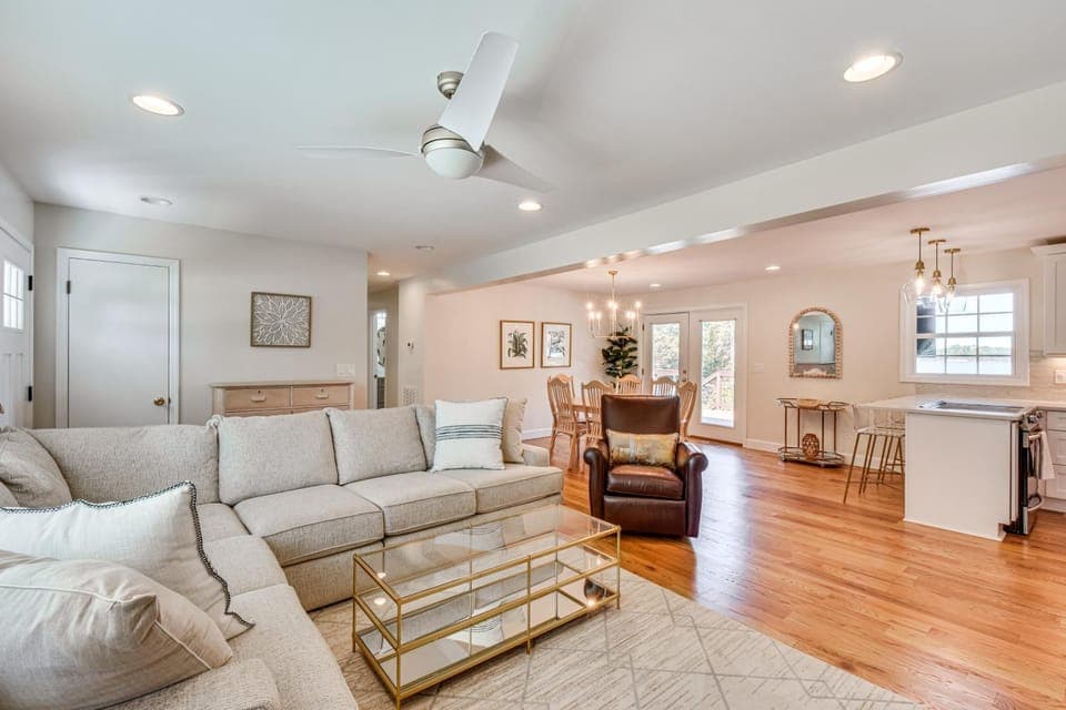 Lake Keowee Home w/ Boat Dock in Seneca House in Lake Keowee