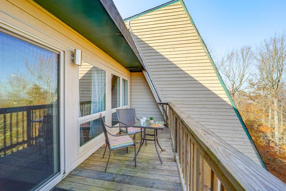 Easy Access to Trails & Golf! Beech Mtn Townhome House in Beech Mountain