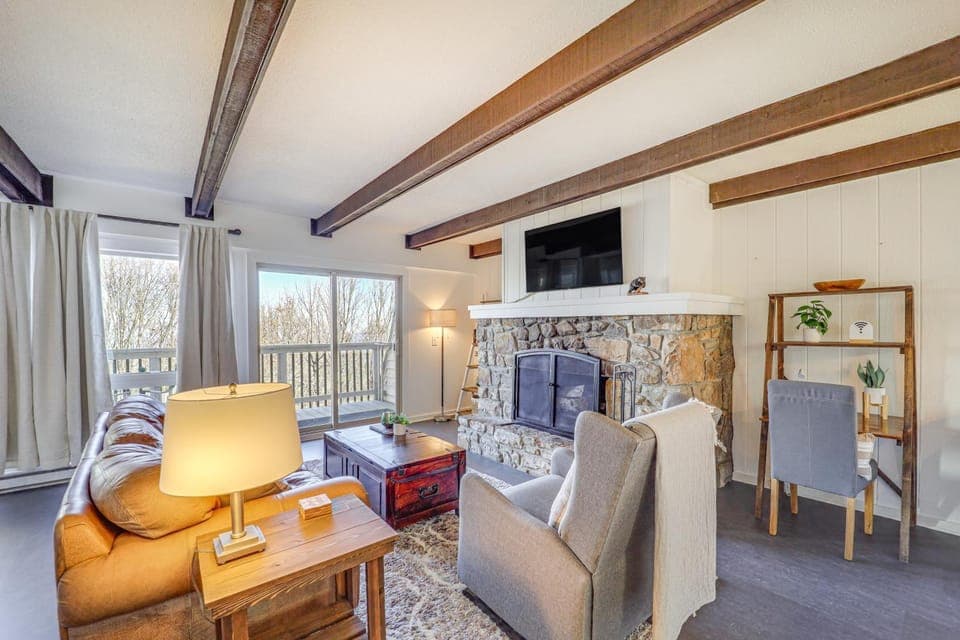 Easy Access to Trails & Golf! Beech Mtn Townhome House in Beech Mountain