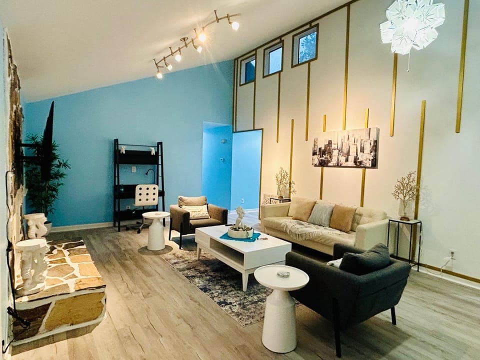 Communal lounge/ TV room, TV and multimedia, Living room, Seating area