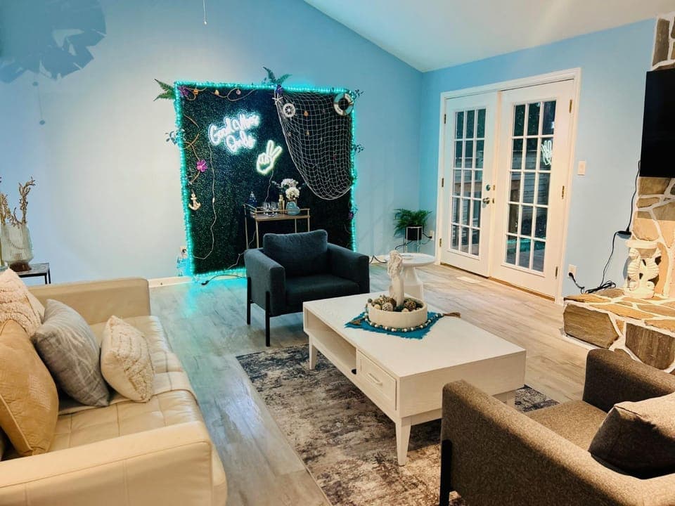 Communal lounge/ TV room, TV and multimedia, Living room, Seating area