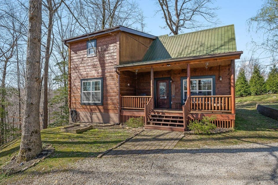 Deer Run - A Peaceful cabin hideaway Cabin in Tennessee