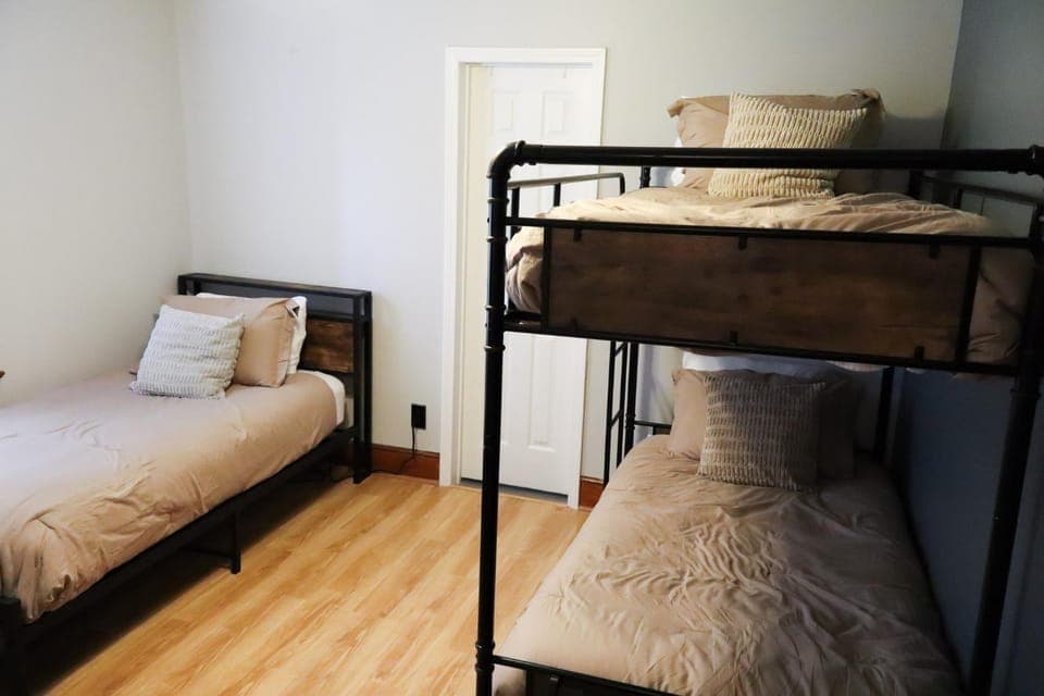 Bed, Bedroom, bunk bed