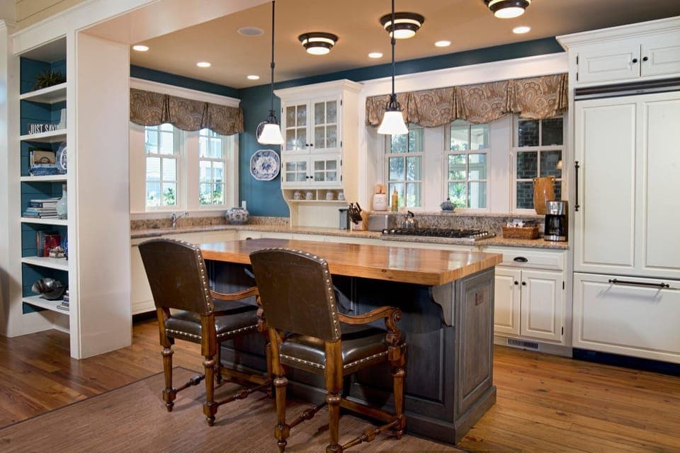 Kitchen or kitchenette, kitchen