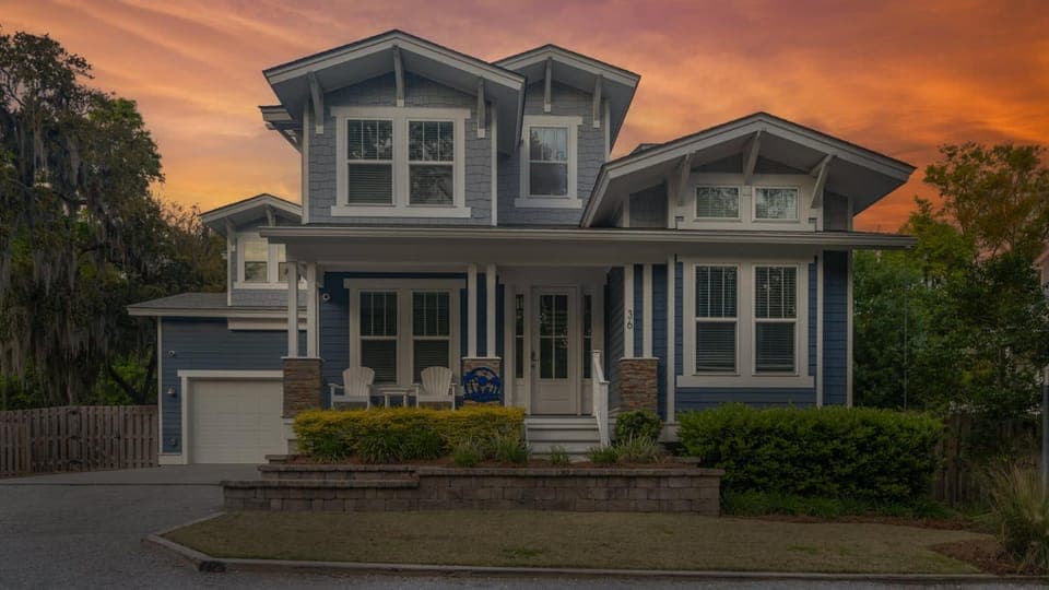 Deja Blue-6BR w Pool Hot Tub-Steps To Beach House in South Forest Beach