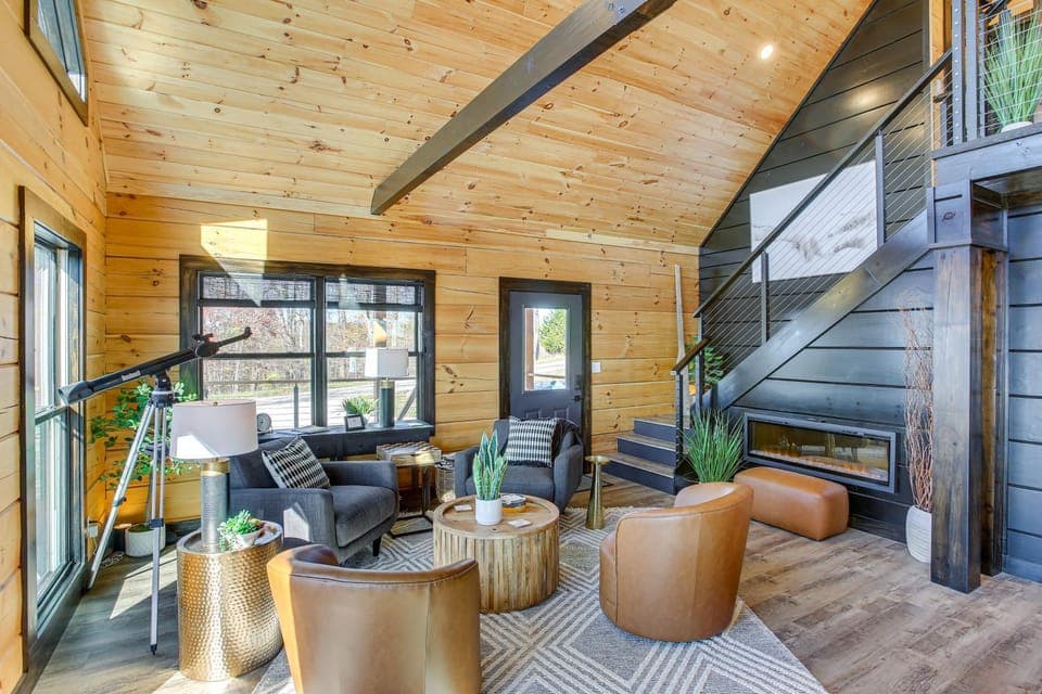 Stunning Celina Home w/ Hot Tub, Views & Fire Pit! House in Tennessee