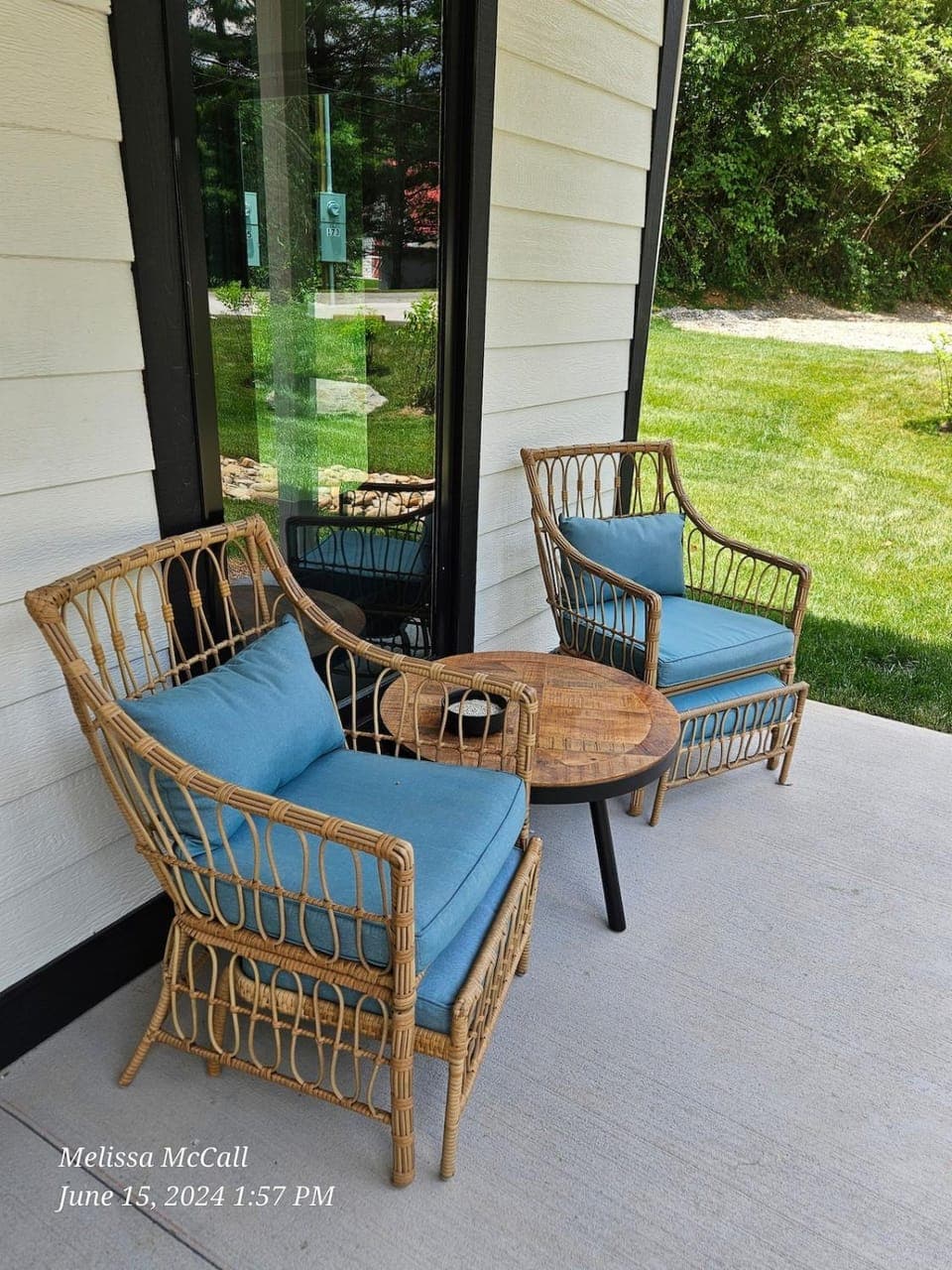 Patio, Day, Seating area