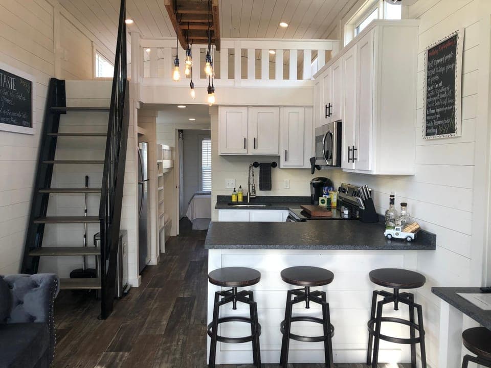 Kitchen or kitchenette, Living room, Dining area, pet friendly, stove
