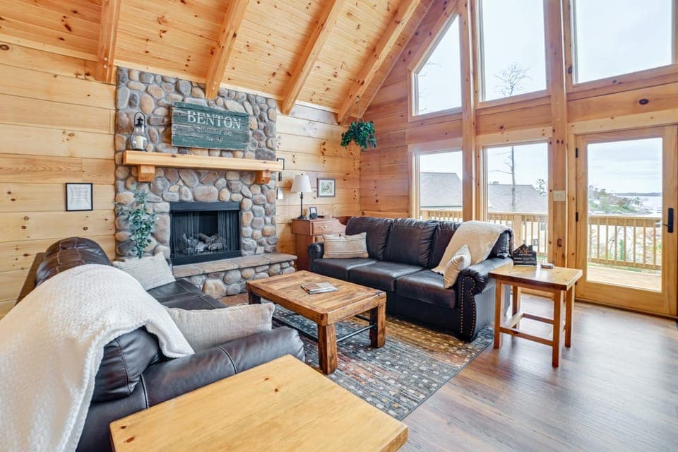 Large Deck & Shared Dock: Cabin on Kentucky Lake! Cabin in Lake Barkley