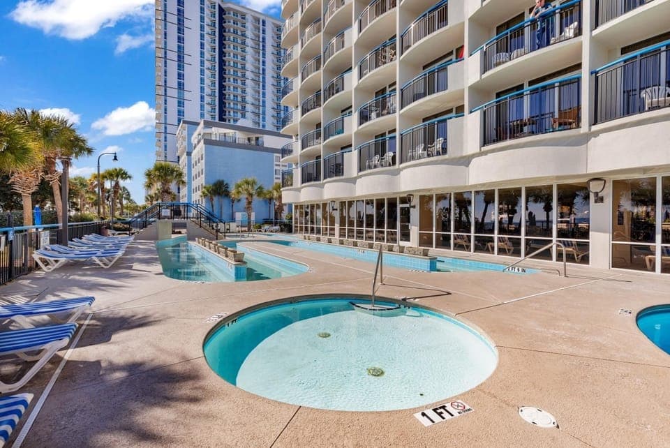 Hot Tub, Swimming pool