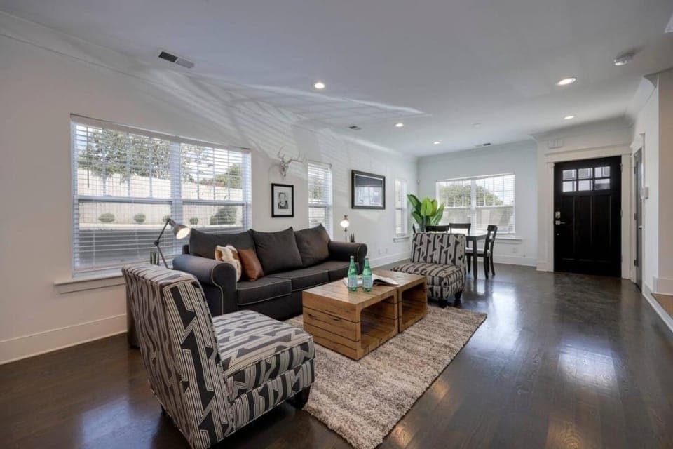 Two Elegant Townhomes Perfect for Large Groups House in Nashville
