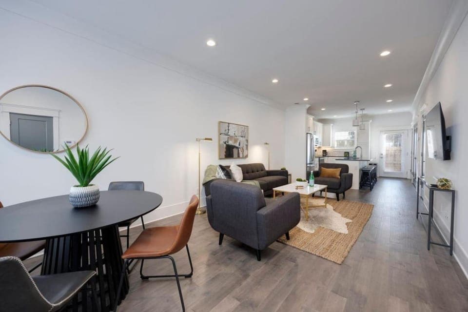 Beautiful Townhomes 2 Units With Outdoor Patios House in Nashville