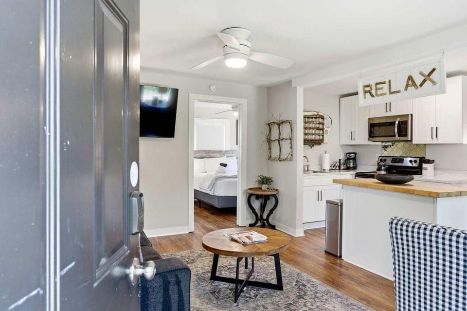 Pasture Bedtime House in Brentwood
