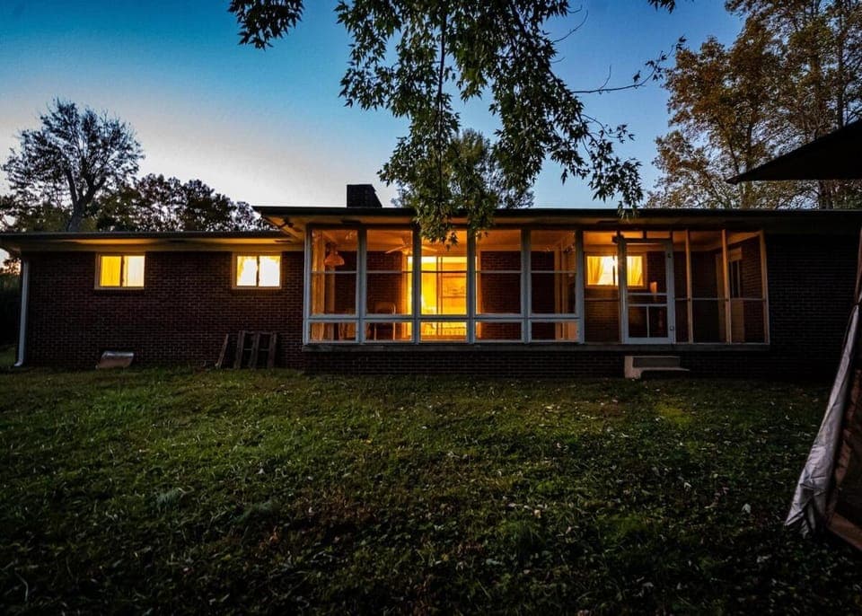 Amazing House Hot Tub Mins To Major Hospitals House in Hixson