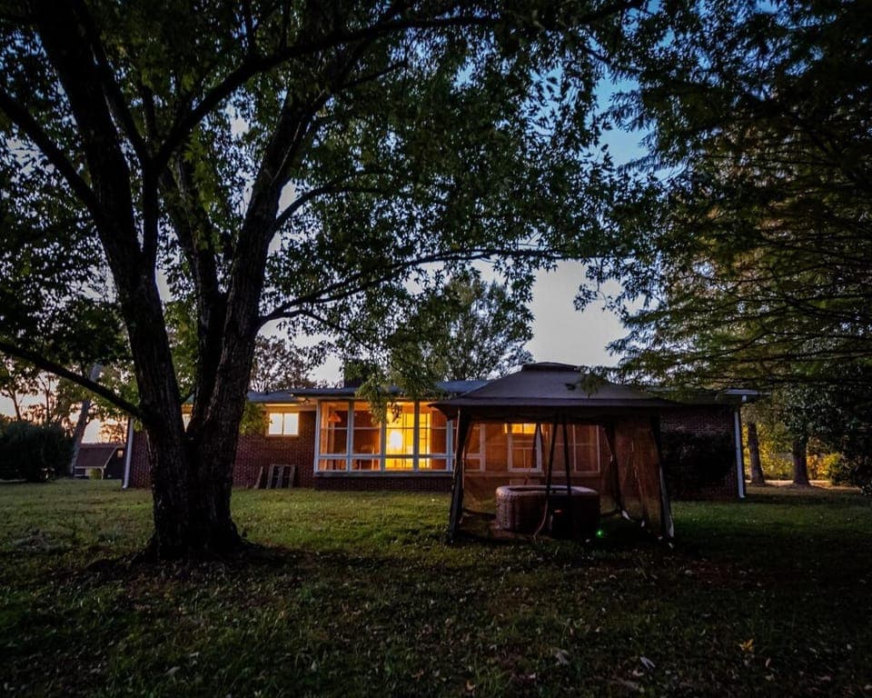 Amazing House Hot Tub Mins To Major Hospitals House in Hixson