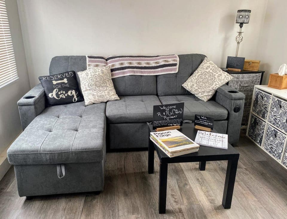 Living room, Seating area