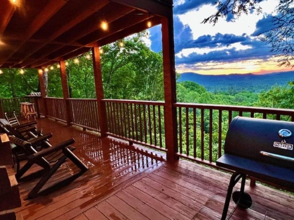 VIEWS - Spring sale! - King Bed - Pets Welcome House in Sevier County