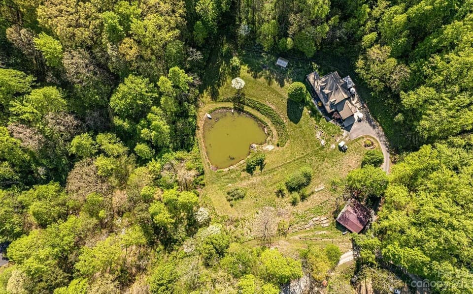 Sleepy Hollow House in Swain County