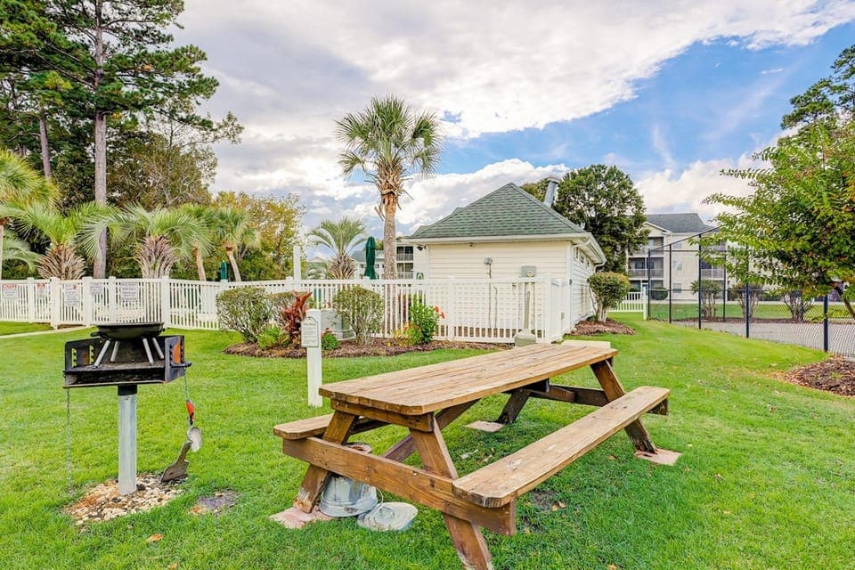 Pool Access! ‘Tee & Sea’ Condo in Myrtle Beach House in Carolina Forest