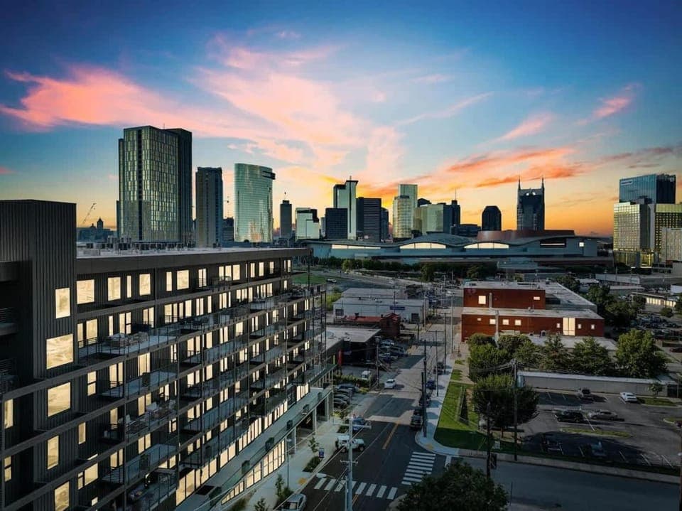 Hyve-The Dolly Parton Experience-Private Balcony House in The Gulch