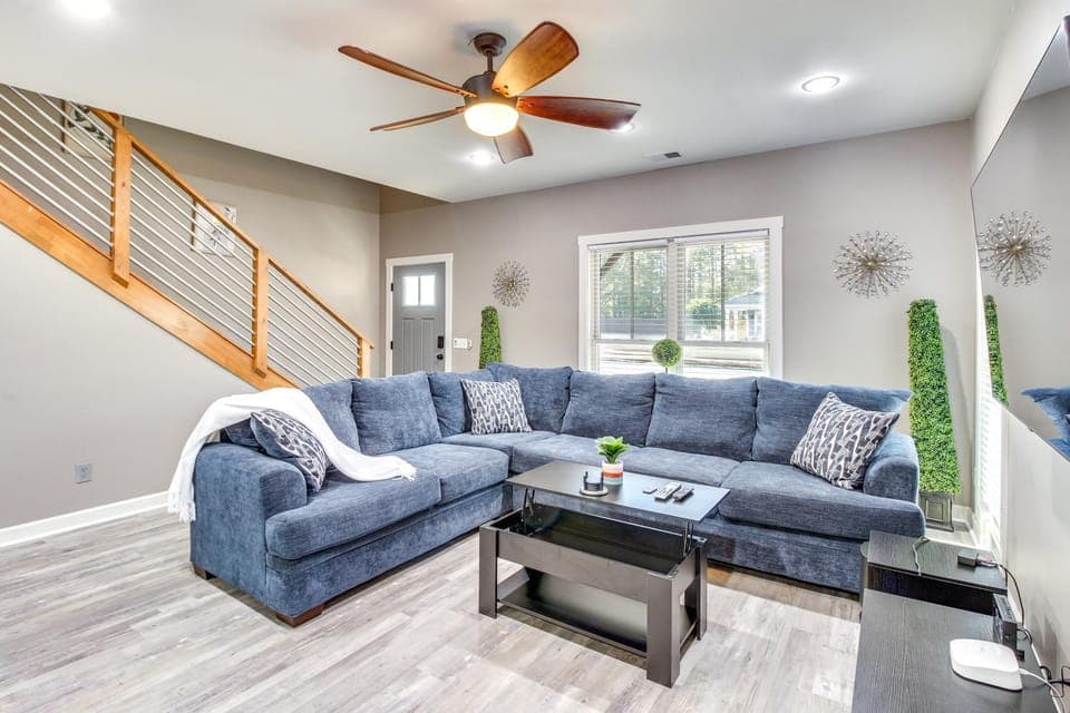 Family Home Near Savannah w/ Pool, Theatre, Arcade House in South Carolina