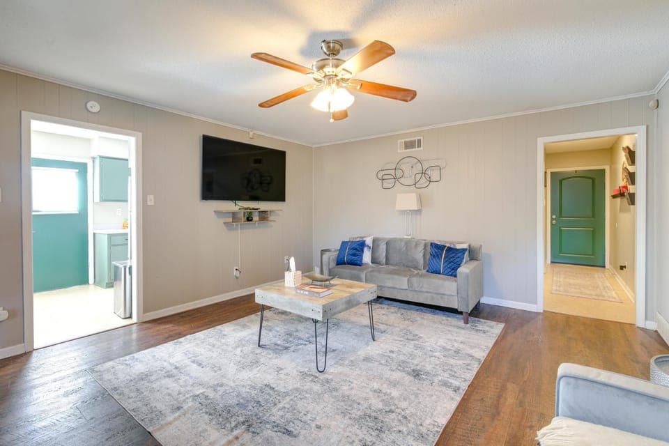 4 Mi to Shelby Farms Park: Memphis Home w/ Patio! House in Cordova
