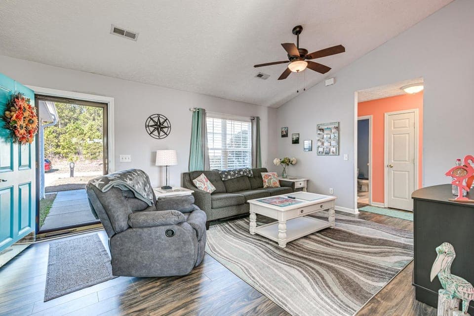 Patio, Yard & Lake Views: Home in Myrtle Beach! House in Carolina Forest
