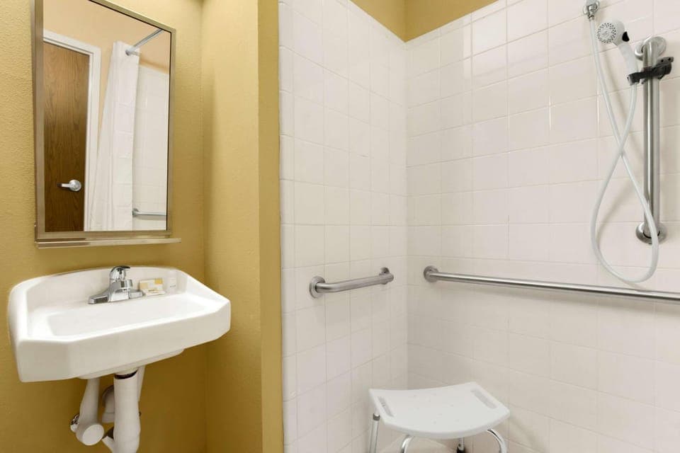 Bathroom, Photo of the whole room, On site