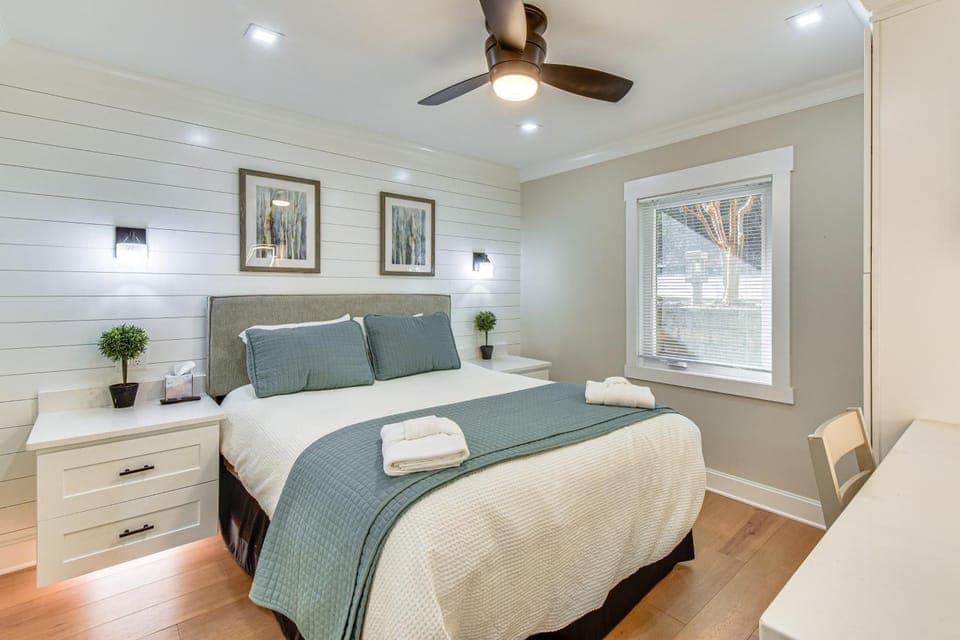 Tee Times & Lake Days! Luxe Keowee Key Living House in Lake Keowee