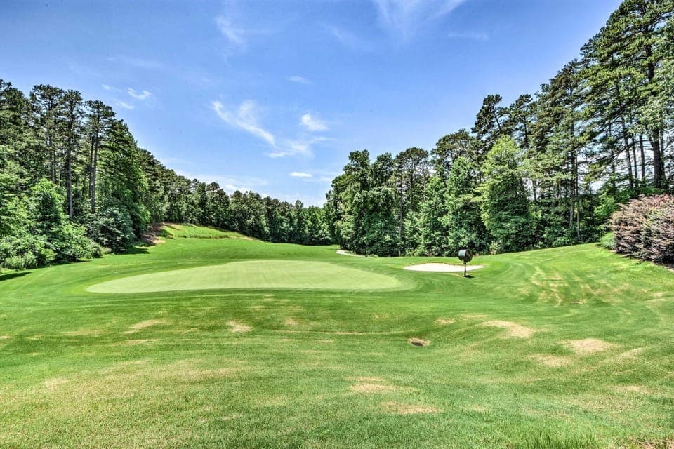 Tee Times & Lake Days! Luxe Keowee Key Living House in Lake Keowee