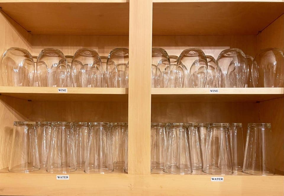 Kitchen or kitchenette, storage, kitchen