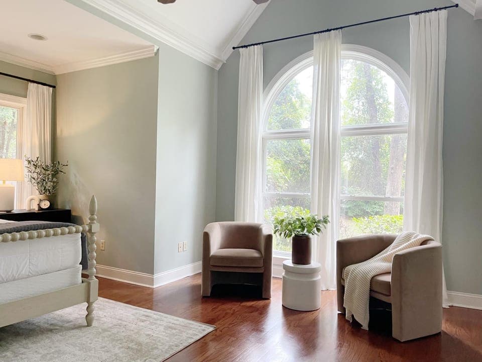 Bed, Seating area, Bedroom, wardrobe