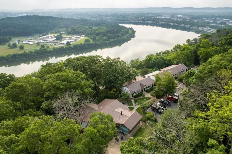 Historic Riverview Inn Five Bed and Breakfast in Chattanooga