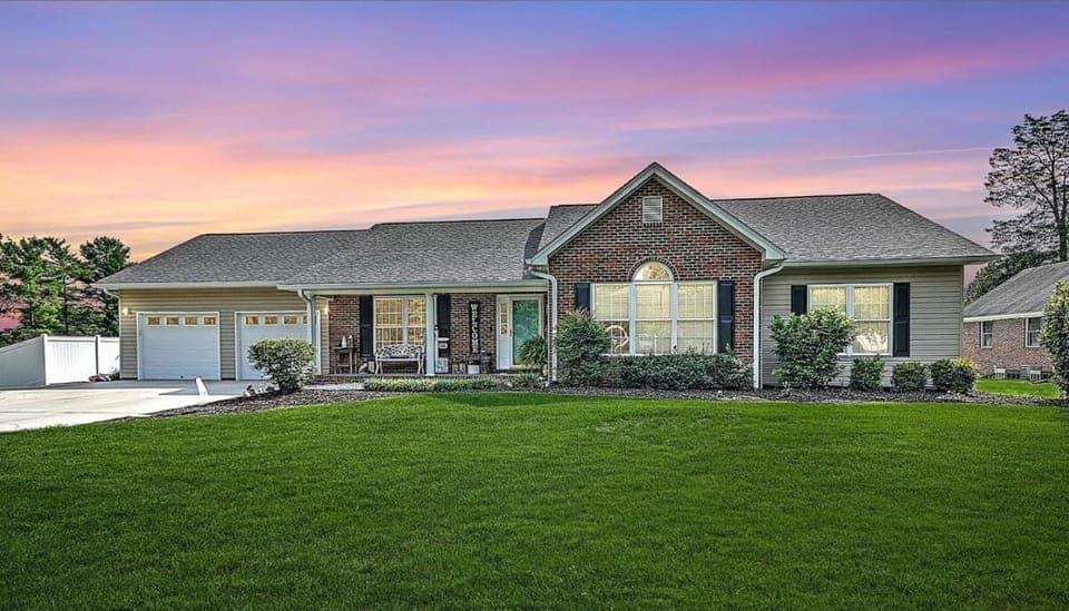 Property building, Natural landscape, Garden view