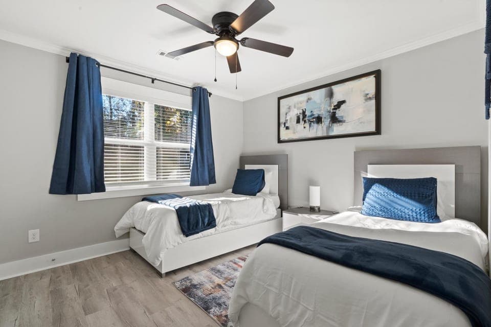 Bed, Photo of the whole room, Bedroom