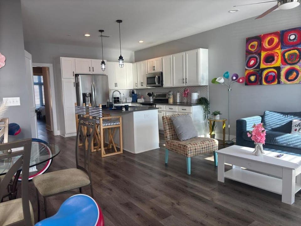 Kitchen or kitchenette, Living room