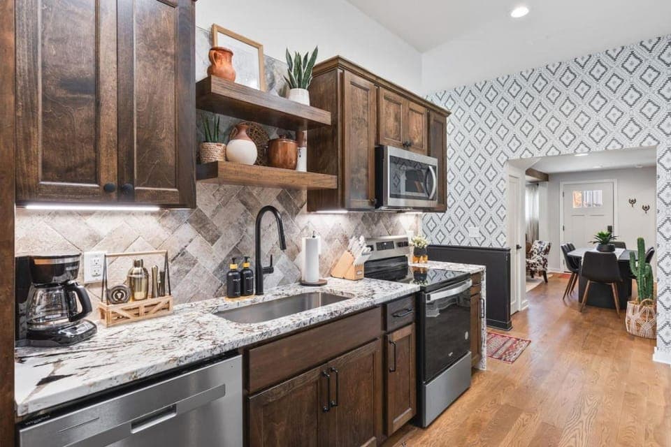 Kitchen or kitchenette