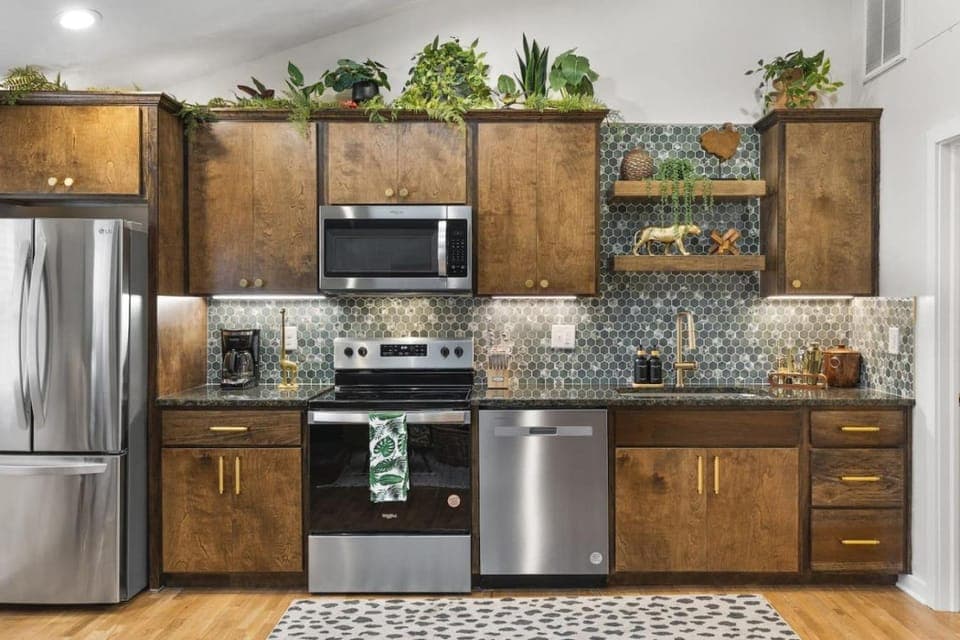 Kitchen or kitchenette