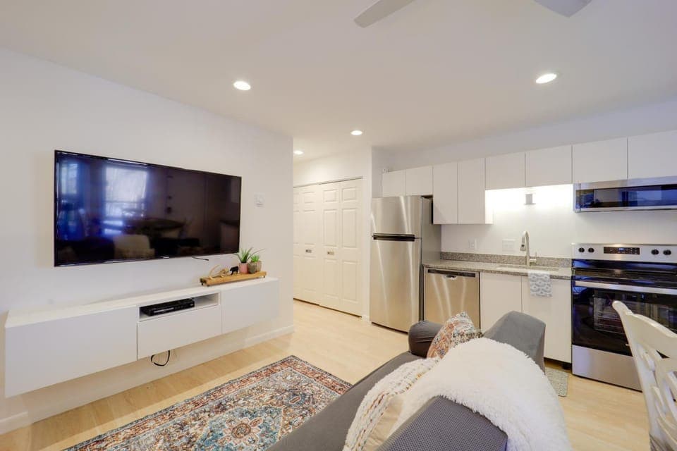 Ski, Hike & More! Couple's Getaway in Beech Mtn House in Beech Mountain