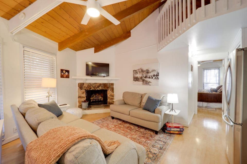 < 1 Mi to Beech Mtn! All-Season Outdoor Retreat House in Beech Mountain