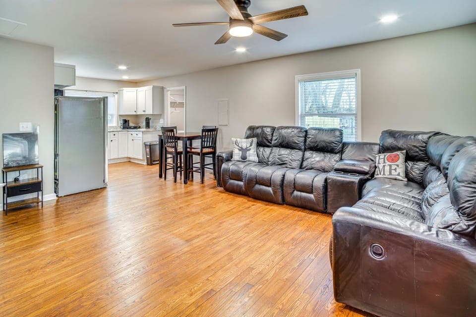 Home 14 Mi to Highpoint Health w/ Fenced Yard! House in Hendersonville