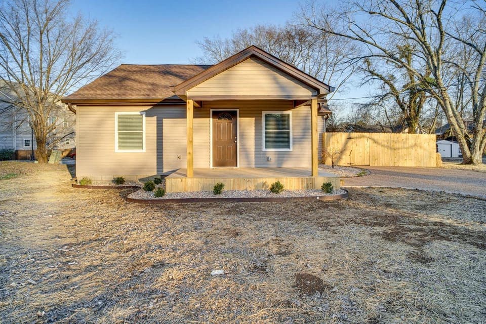 Home 14 Mi to Highpoint Health w/ Fenced Yard! House in Hendersonville